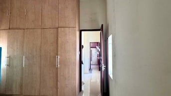 Cho thuê nhà 3 tầng, giá tốt, mặt tiền Ông Ích Khiêm, đầy đủ nội thất.