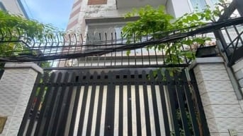 Kẹt tiền bán gấp nhà Nguyễn Trãi. Phường 2. Quận 5. Giá 3 tỷ 990.