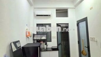 Pass phòng studio 25m2 trên đường Nguyễn Thần Hiến Quận 4
