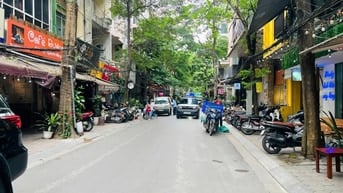 Bán nhà ngõ 34 Nguyên Hồng 69m2- MT:5,6m, oto tránh,KD,vỉa hè, 27,5tỷ.