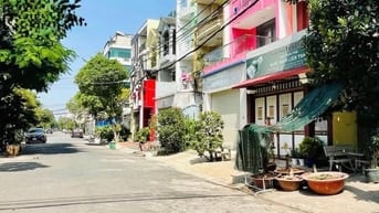 Chỉ 8 tỷ 1, MT Trần Hưng Đạo, 4 Tầng, Ngang 4.5, Sổ Hoàn Công Đầy Đủ