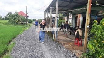 Bán lô đất Tổng diện tích 7689m2. Ngang mặt tiền 103m dài 74m. Long An