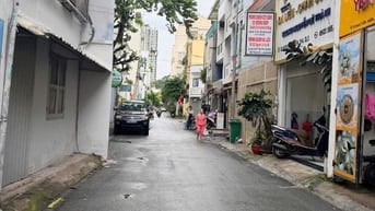 Cho Thuê Nhà Mặt Tiền 55 Nguyễn Hiền, P4, Quận 3