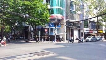 Bán gấp nhà góc 2 mặt tiền đường 2 chiều Võ Văn Tần Quận 3,dt 8x18