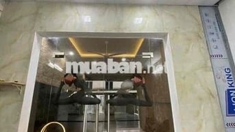 Cho thuê nhà hẻm xe hơi đường Hậu Giang Q6