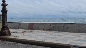 Lê Tiến lái xe trên 15 năm .bằng b2.