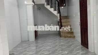 Nhà mặt tiền, 2 phòng ngủ, Quốc Tử Giám, Hà Nội