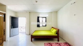 PHÒNG FULL TIỆN NGHI CỬA SỔ NGAY NGÃ 4 HÀNG XANH, 5' ĐI ĐH HUTECH BT