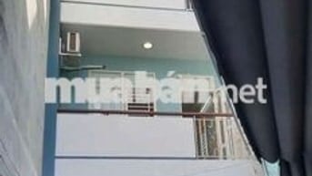 Nhà trệt 2 lầu 3 pn 3 wc sân thượng