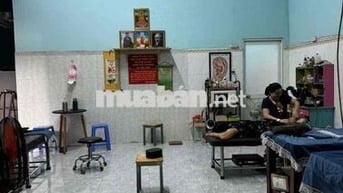 nhà mặt tiền 10*12 có sân rộng tiện kinh doanh