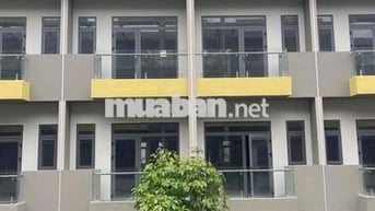 Nhà phố liền kề, sổ sẵn có hoàn công, nở hậu, trong khu compound