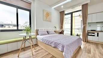 studio ban công cực thoáng , đầy đủ tiện nghi , toà nhà hiện đại