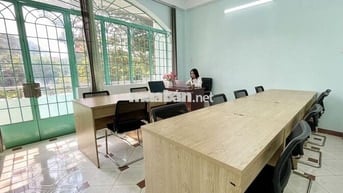 Văn phòng cách Aeon Mall 1km, 5tr4/tháng, bao điện nước wifi