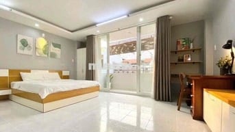 Sân pickle ball trong toà nhà , thang máy , đầy đủ tiện nghi