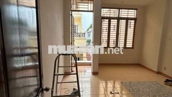 NGON - STUDIO BAN CÔNG THOÁNG, WC RIÊNG, GẦN ĐH GTVT (UTH)