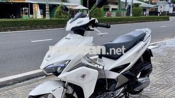 Xe tay ga AB 2016 trắng đen mới 90% mới bảo dưỡng