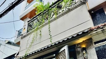 Nhà đẹp giá ngộp ngay  Quận 5, 60m2 thích hợp mua ở hoặc thuê, SHR 