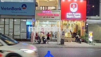 em cần bán gấp căn nhà bgang 4 dài 19’5 ba lầu mặt tiền duòng gò Daầu