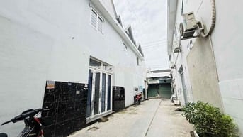 MẶT TIỀN Lô Góc 108m2  - ngang 5,5 chợ BÌNH THÀNH, KDC VĨNH LỘC, ngang