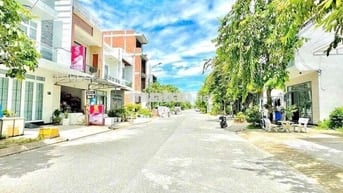 Nhà trệt lầu 3 phòng mới đẹp KDC Hồng Loan