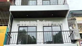 Cho thuê nhà mặt phố Nguyễn Quý Đức. Thông sàn 130 m2. 5tầng. Ch  Chủ