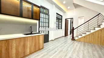 NHÀ TT QUẬN 10–NGANG 12.1M•HẺM XE HƠI•CÁCH MẶT TIỀN CHỈ VÀI BƯỚC