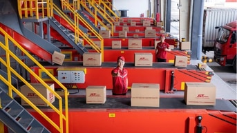 Tuyển 150 Công nhân phân hàng tại KCN Quang Minh