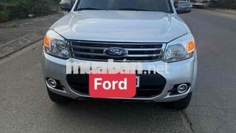 Ford Everest 2013 2.5L 4x2 MT - 100000 km