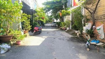 Bán Nhà Gò Cát- Q9- Hẻm Thông 6m-Sổ Riêng-Khu Phân Lô-Giá Đầu Tư 5,2Tỷ