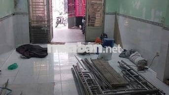 Nhà 4x20 2lầu ST 4PN 3WC. Xe hơi đậu sân Gần ngã3 cây trâm