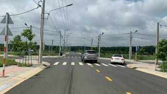 Cần bán gấp lô đất Central Point ngay TTHC BB giá 1tỷ650/75m2,Sổ ngay