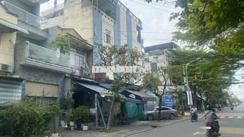 BÁN MẶT TIỀN SONG HÀNH. 72m2(4x18). 3 tầng. sát nguyễn văn quá quận 12