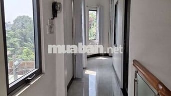 Nhà nguyên căn cho thuê còn phòng trên lầu 2