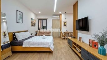 CĂN HỘ BAN CÔNG CỬA SỔ LỚN_GẦN THỊ NGHÈ, HÀNG XANH_GIÁP Q1 Q2