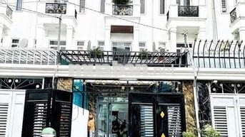 Bán nhà quận 12 Sổ Hồng Riêng 3 Lầu sân Thượng