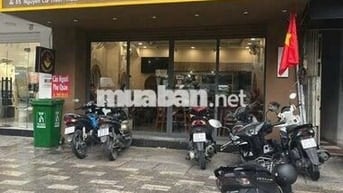 Chính chủ cho thuê nhà mặt tiền quận 1 ngang 6m giá chỉ 45 triệu