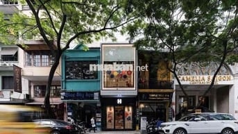 GẦN NHÀ HÁT THÀNH PHỐ, LỀ RỘNG, KHU KHÁCH TÂY SỐ 16 ĐÔNG DU QUẬN 1