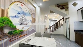 NHÀ GẦN UBND CHÚC SƠN, CÁCH 10M RA Ô TÔ TRÁNH,37M2,4 TẦNG.GIÁ 3,65 TỶ