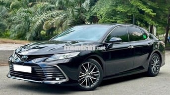 Bán Toyota Camry 2022, bản 2.5Q màu đen