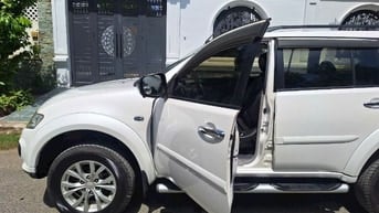 Mitsubishi Pajero Sport 2016 trắng AT 4×2