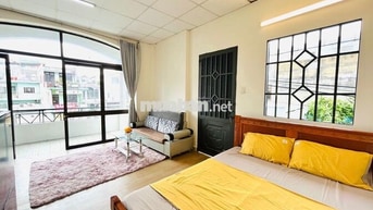 Căn Hộ Ban Công Máy Giặt Riêng Full Nội Thất Ngã Tư Hàng Xanh