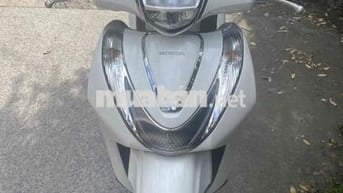 Xe SH Mode trắng 2022 ở khu vực Linh Đông, Thủ Đức