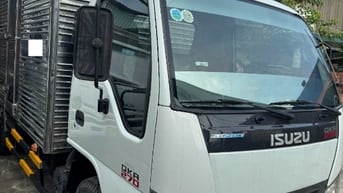 XE tải ISUZU QKR270,tải trọng 2350kg ,thùng kín