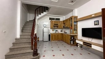 Bán nhà đẹp ở ngay Nguyễn Khang, 10m ra oto, 30m, 5 tầng, giá 8,9 tỷ