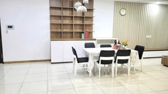 Cộng Hòa Plaza,p12, Tân Bình: 84m2, 2p ngủ,NT giá 13tr/th