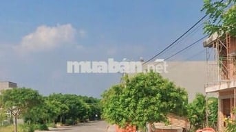 1 Lô đất cho anh chị đầu tư/ xây dựng nhà ở giá tốt trung tâm Hoà Long