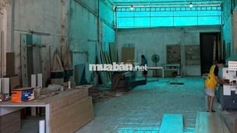 Thuê kho xưởng Quận 7 DT 1000m có sẵn văn phòng, wc, PCCC chuẩn.