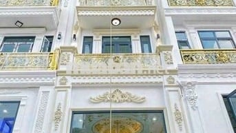 Nhà mới đẹp y như hình 4 x 16 có 5pn 5wc sân thượng