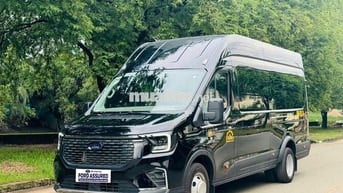 Ford Transit 18 chổ 2025, bảo hành 2028, vay 70%