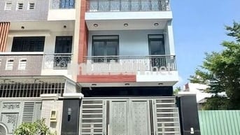 Nhà khu tên lửa 5 x 20 có 3 lầu 5pn 5wc sân thượng